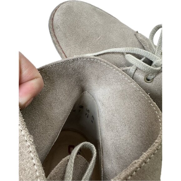 Clarks Originals Desert Boots Mens Size 7.5 Beige Sand Suede Crepe Sole Chukka - Picture 2 of 6